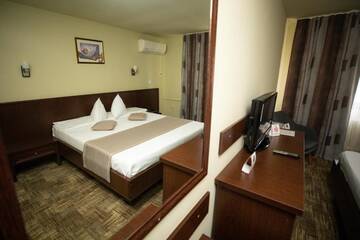 Фото номера Стандартный двухместный номер с 1 кроватью Отель Hotel Select Slobozia г. Слобозия 17